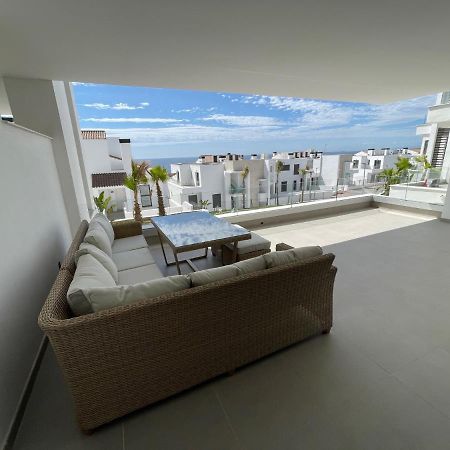 Modern 2 Beds Apartment In Alcaidesa Exteriör bild