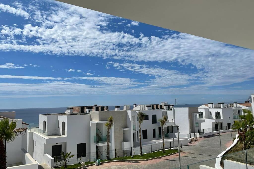 Modern 2 Beds Apartment In Alcaidesa Exteriör bild